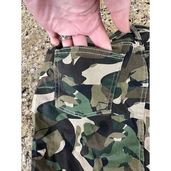 Venus Denim Army Military Mini Green Camo Cargo Skirt with 5 Pockets - Size 2 - Picture 3 of 14